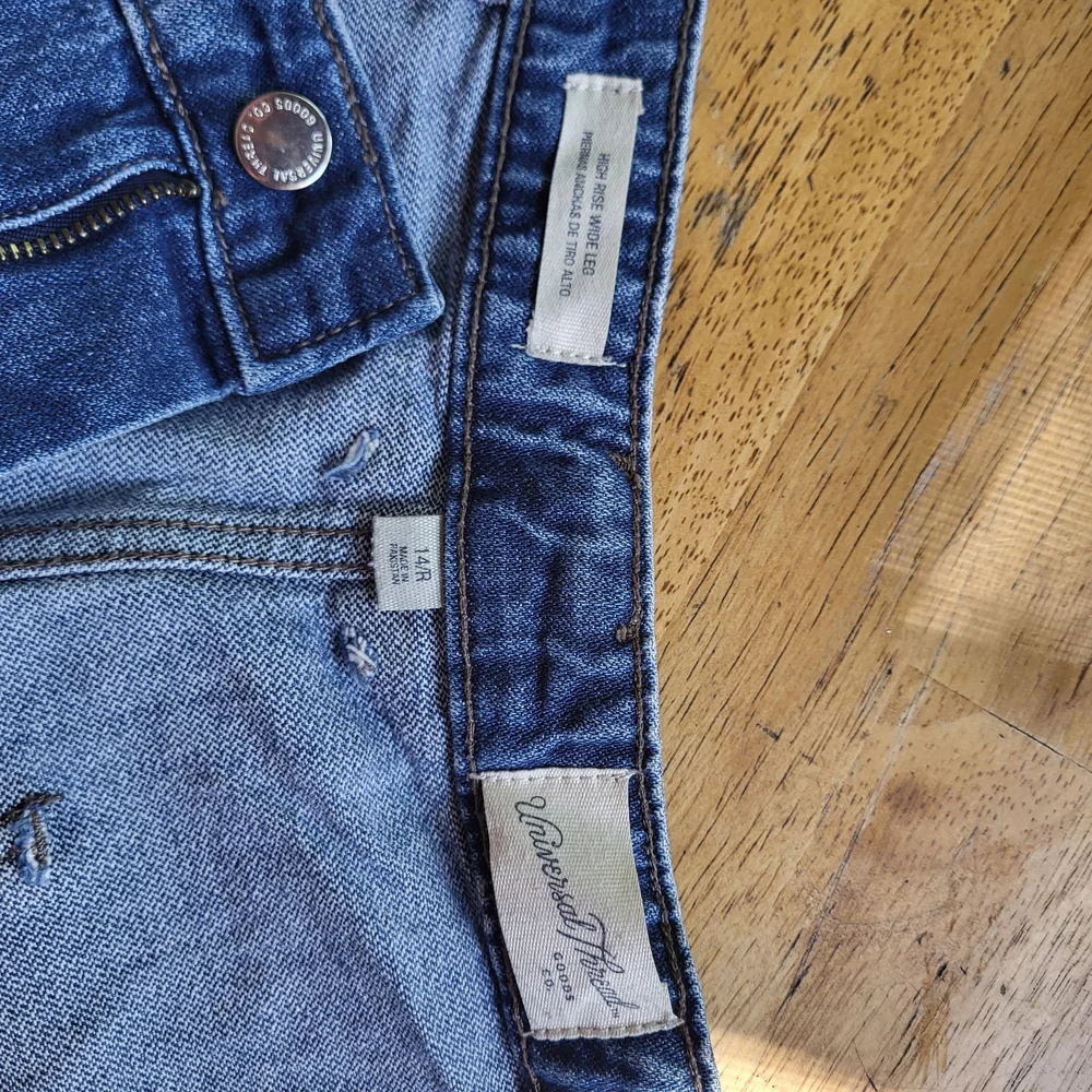 Universal Thread Wide-Leg Blue Denim Jeans - Picture 3 of 6